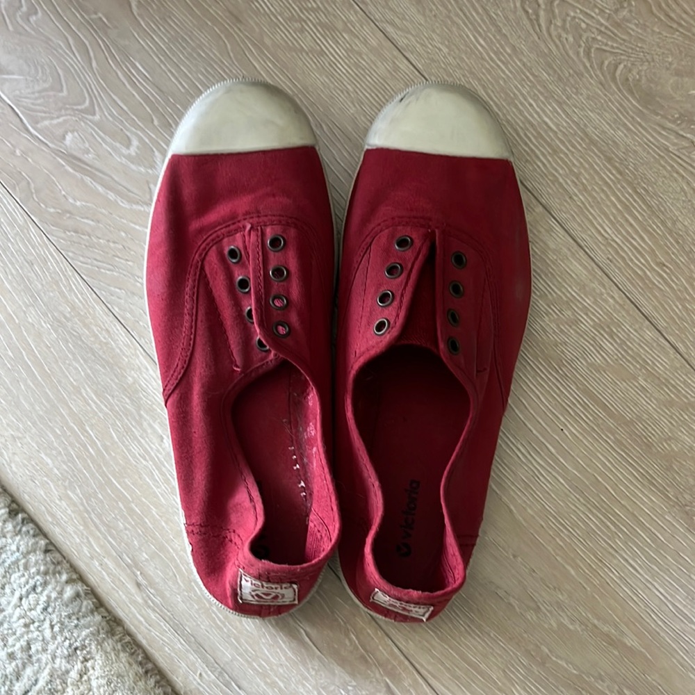 Dora Plimsolls Victoria Slip On